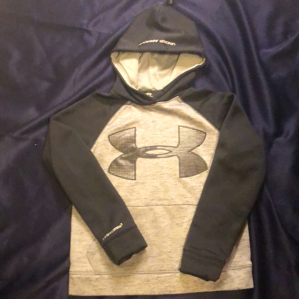 Under armour youth small hooded sweatshirt